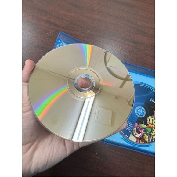 Toy Story 3 Studio Commemorative Edition Movie- Blu-ray and DVD - Picture 4 of 5